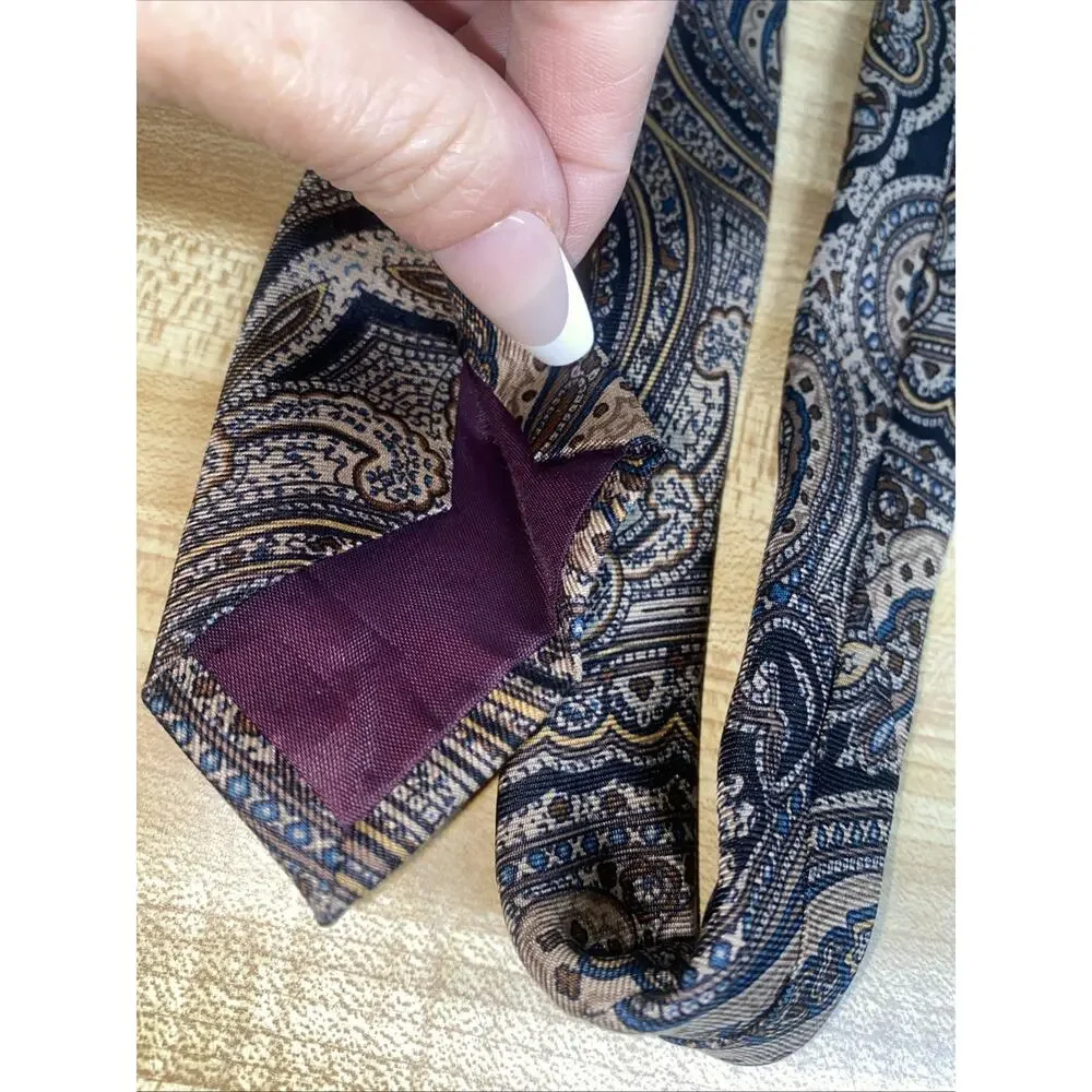 Liberty Of London Brown 100% Silk Made In USA Necktie Tie Vintage 58